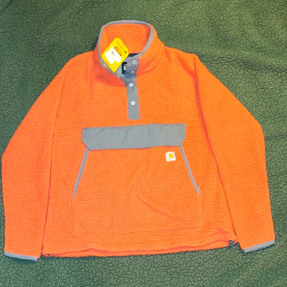 Brand new women's carhartt fleece pullover